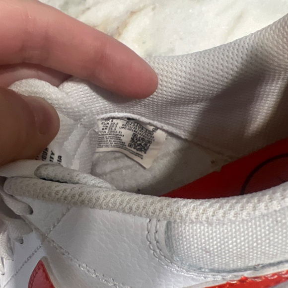 Women’s Nike - Picture 4 of 4